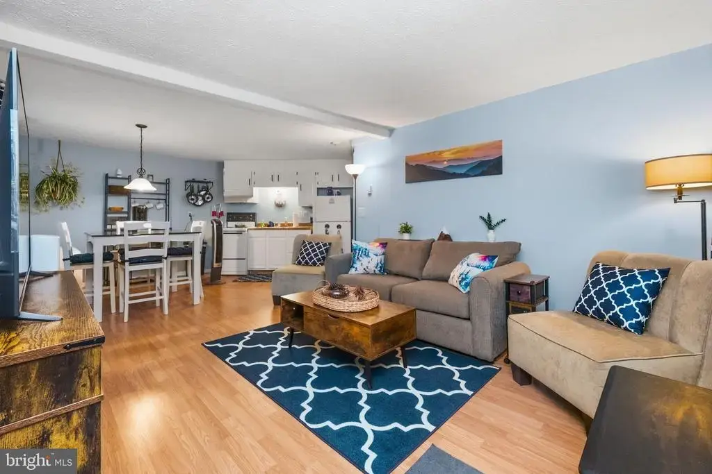 1724 Mosser Rd #8, MC HENRY