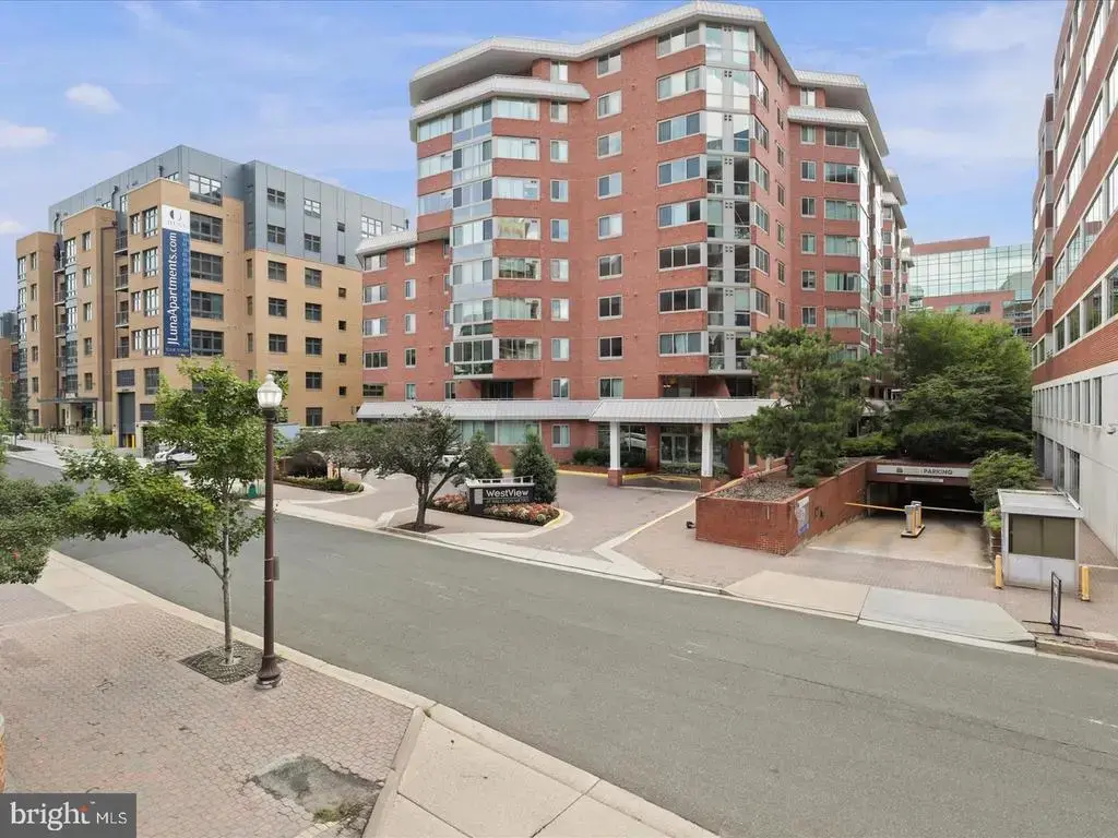 1001 N Vermont St #214, ARLINGTON