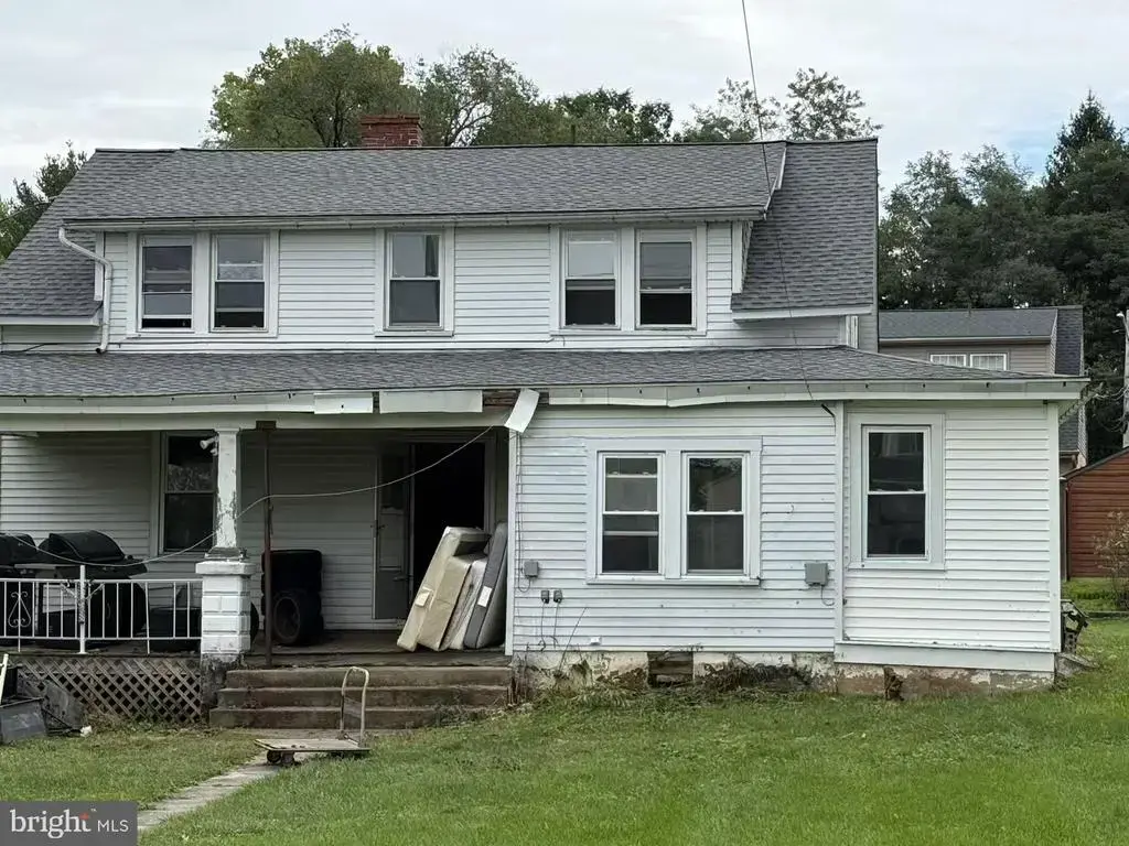 124 E Walnut St, EPHRATA