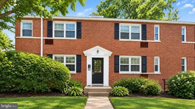 211 N Trenton St #4, Arlington