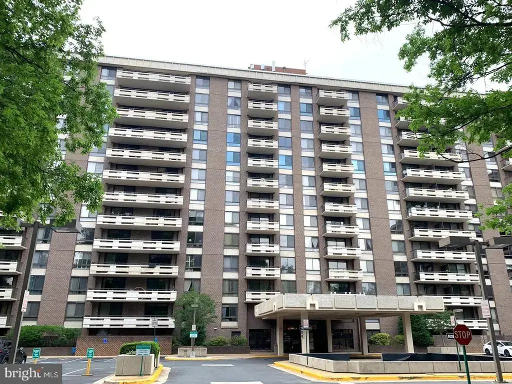 1808 Old Meadow Rd #911, MCLEAN
