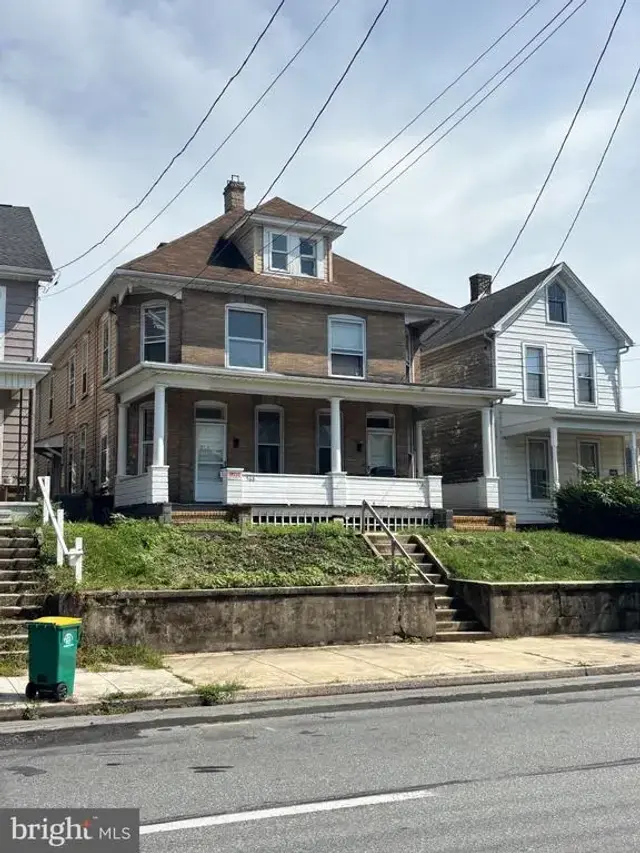 568 & 570 S Second St, Chambersburg