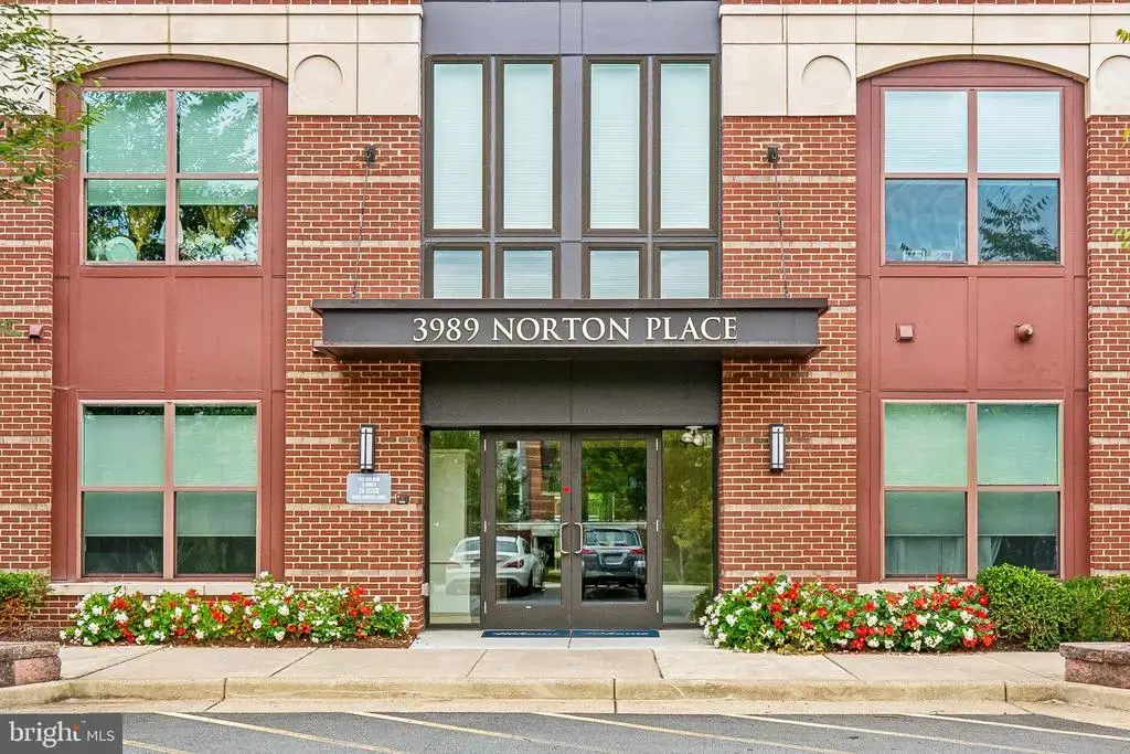 3989 Norton Pl #402, FAIRFAX
