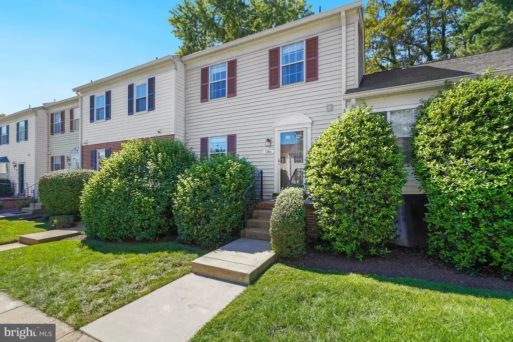 186 Fairfield Dr, WARRENTON