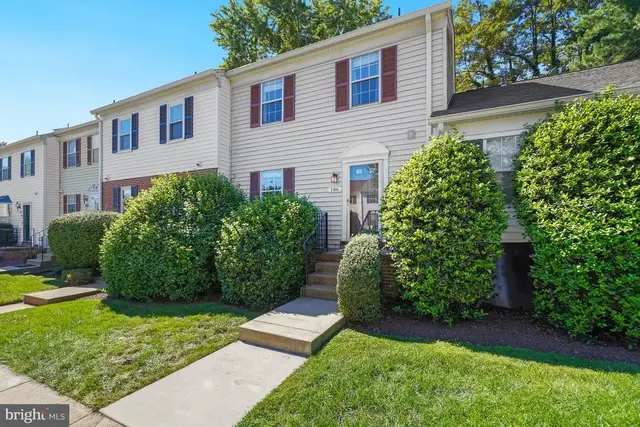 186 Fairfield Dr, Warrenton