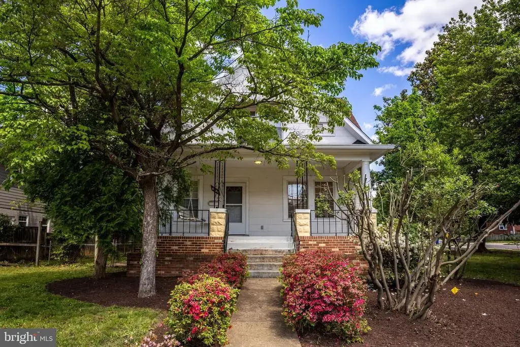 1619 S Monroe St, ARLINGTON