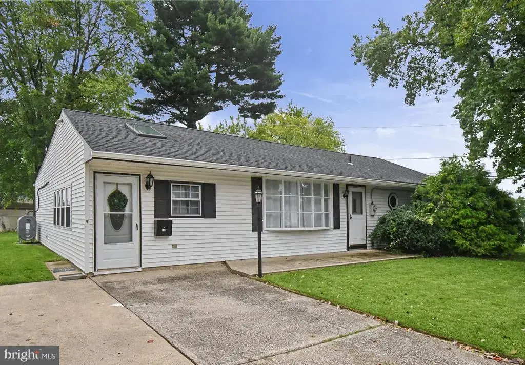 110 Lebbie Ln, FAIRLESS HILLS