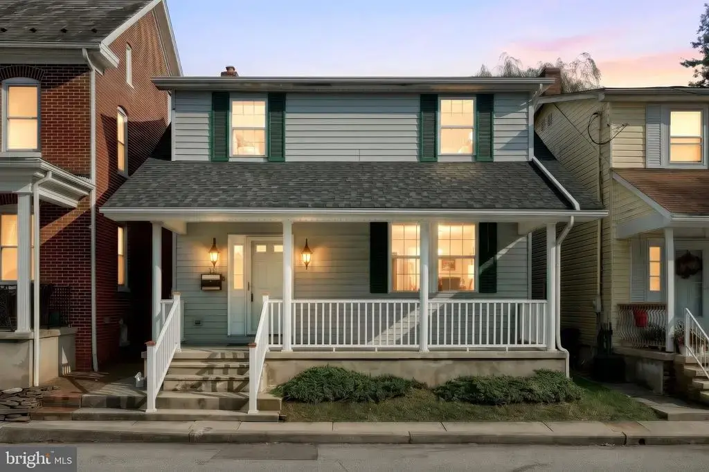111 Pleasant St, NEW OXFORD