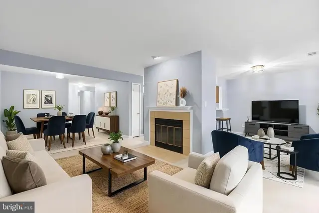9441 Hickory Limb #202, Columbia