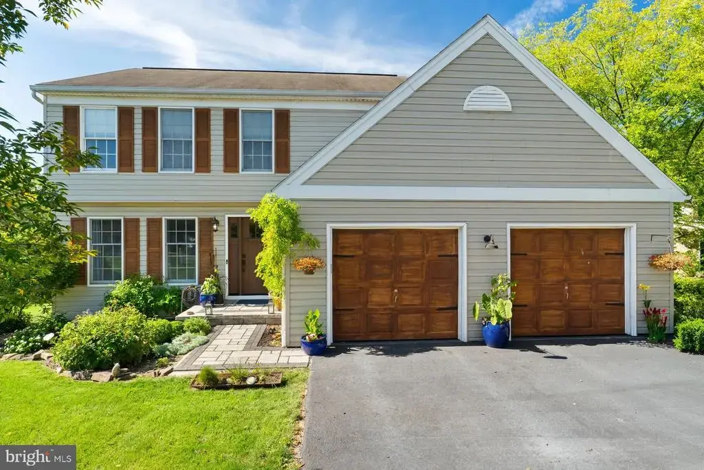 804 Maidstone Rd, HARRISBURG