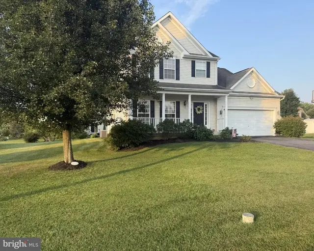 128 Farm House Ln, York