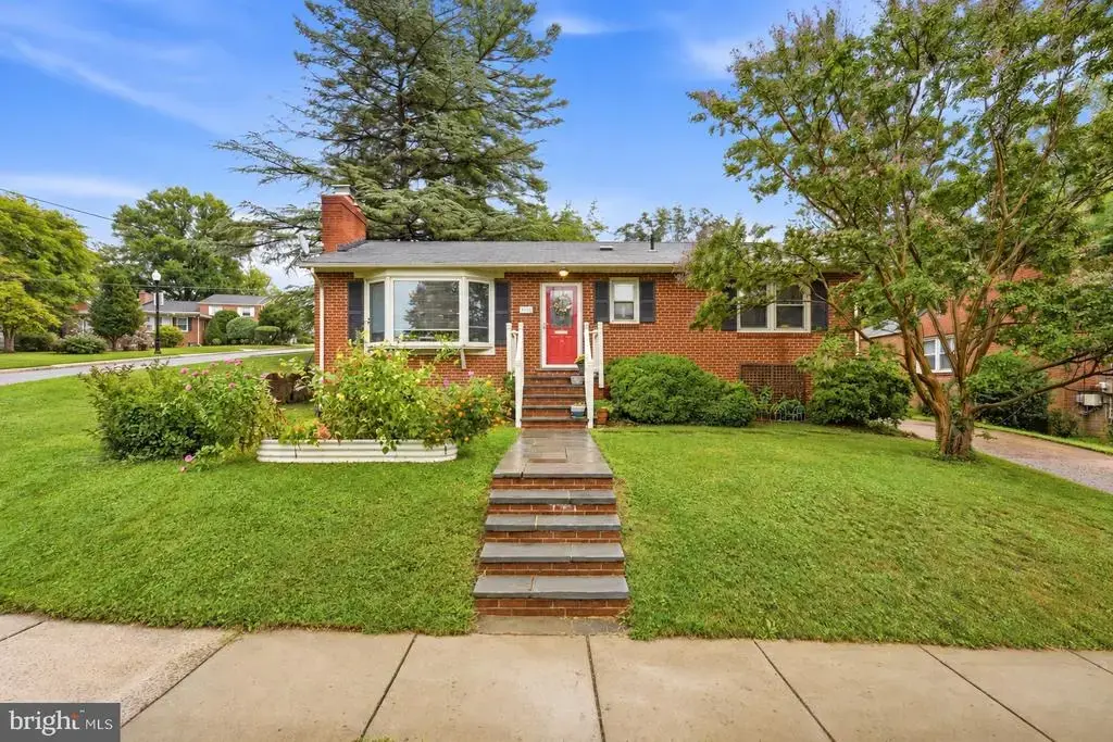 899 N Nottingham St, ARLINGTON