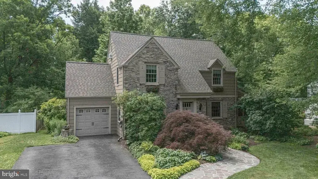 10 Effingham, YARDLEY