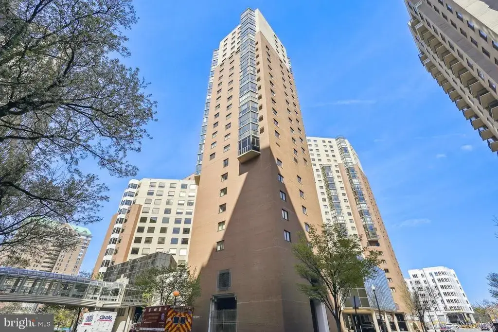 900 N Stafford St #1103, ARLINGTON