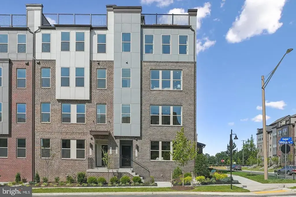 6726 Penrose Ln, HYATTSVILLE