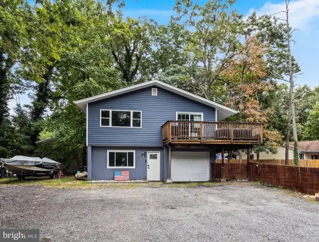 928 Golden West Way, Lusby