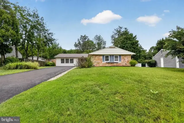 2220 Hallow Ln, Bowie
