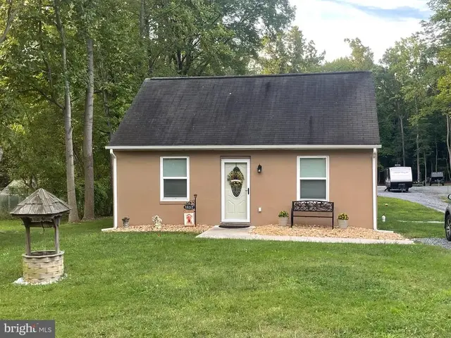1857 Cedar Dr, Severn