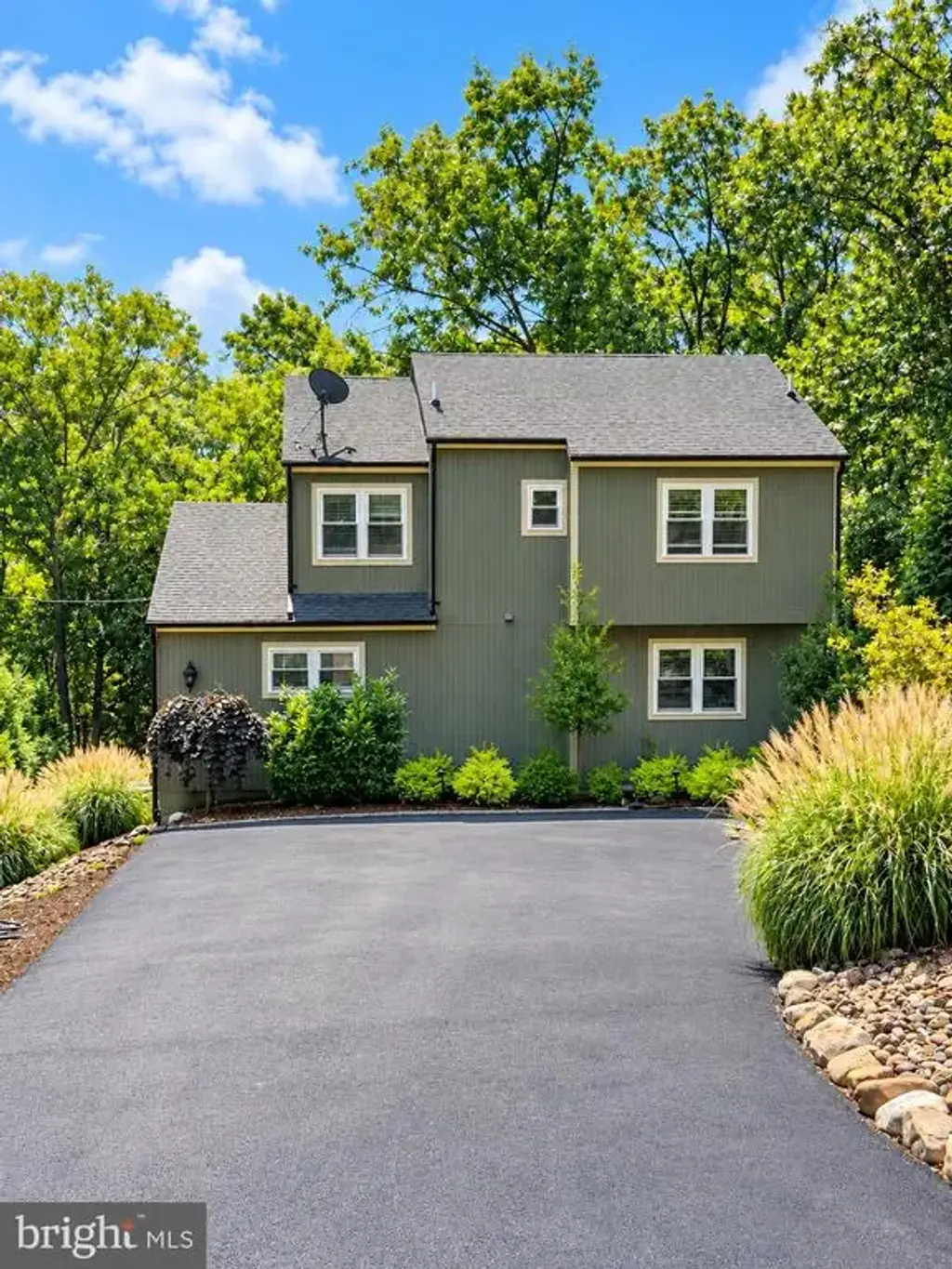 203 Fairway Cir, CROSS JUNCTION