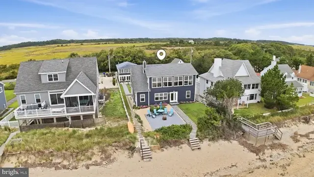 287 Bay Ave, Milford