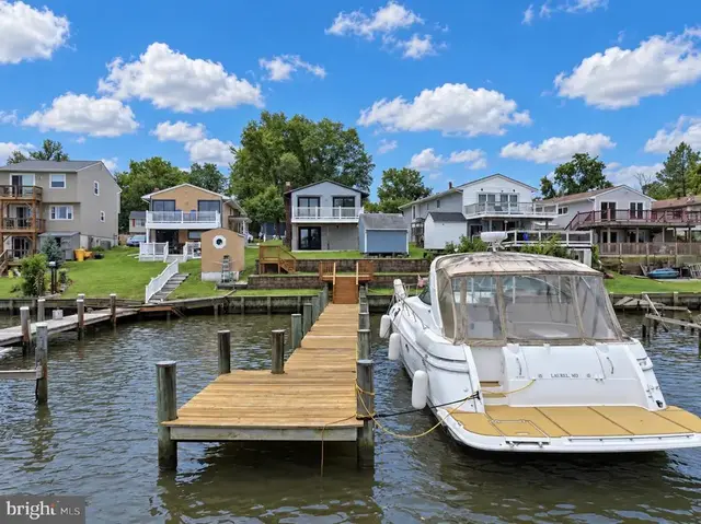 802 Waterview Dr, Orchard Beach