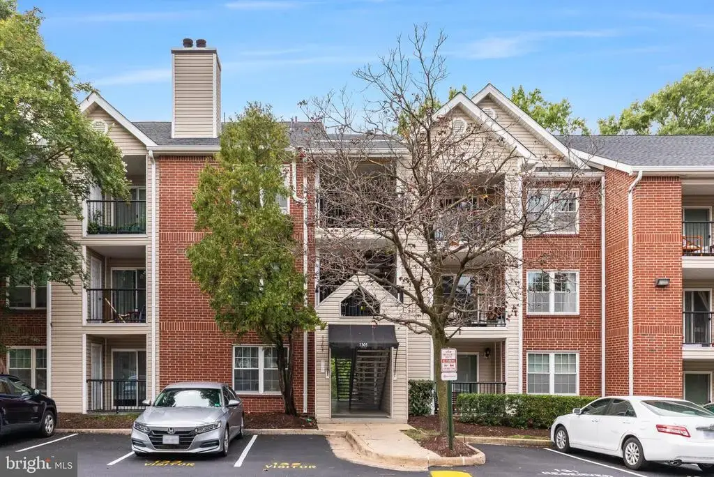 3305 Wyndham Cir #354, ALEXANDRIA