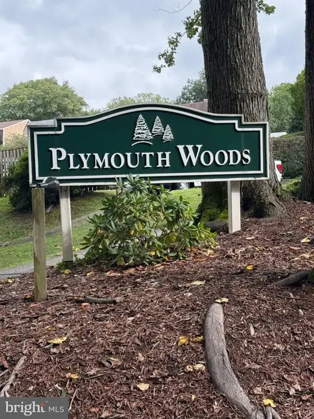 862 College Pkwy #202, Rockville