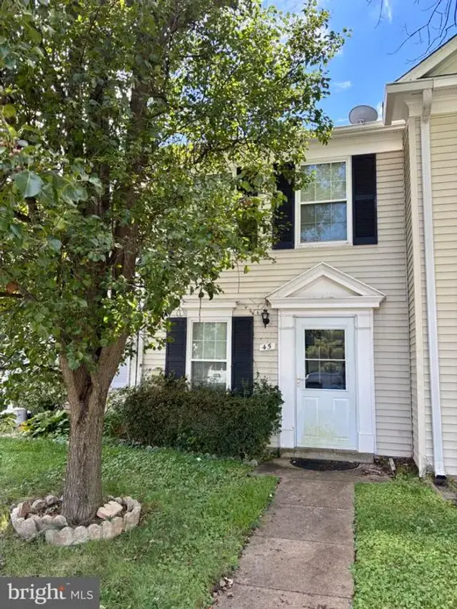 45 Quincy Ct, Sterling