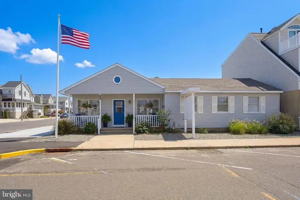217 N Bay Ave, BEACH HAVEN