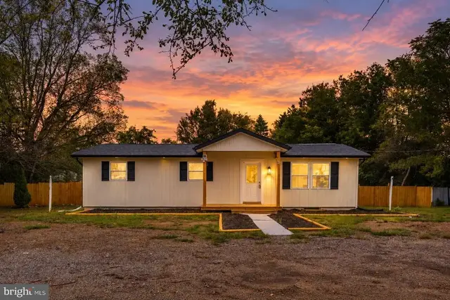 77 Forest Lane Rd, Fredericksburg