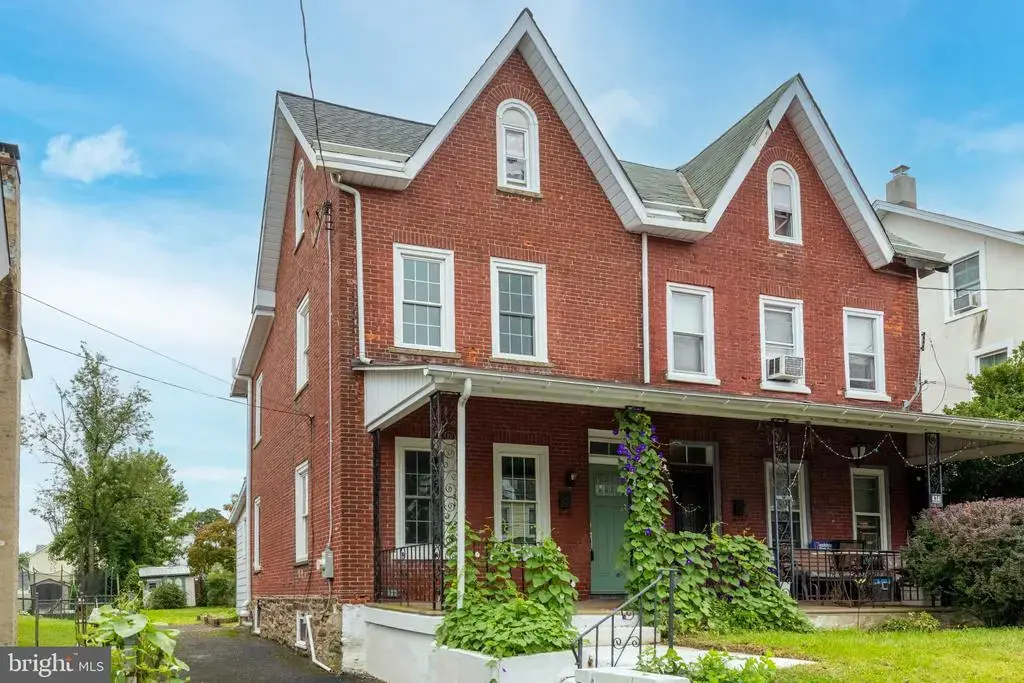 436 Maple St, JENKINTOWN
