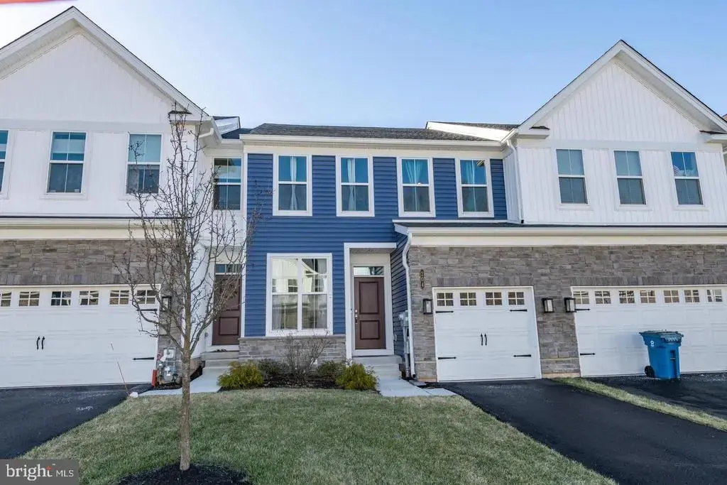 204 Wystone Ct, COLMAR
