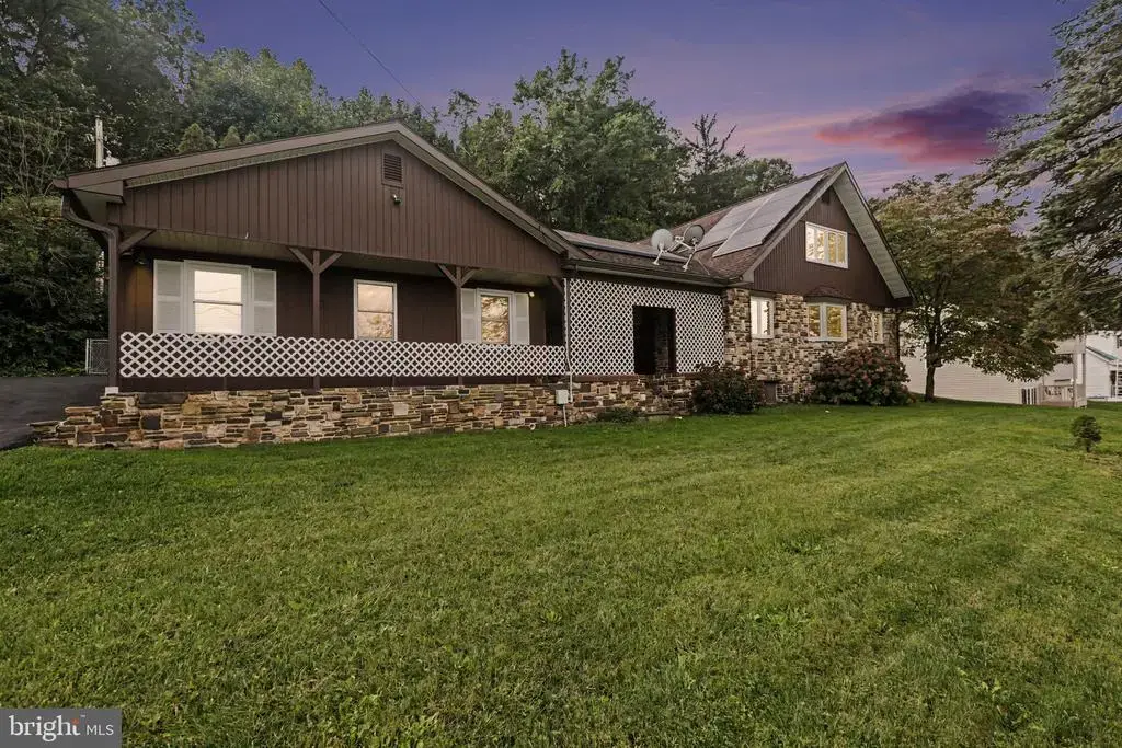1119 State Rd, DUNCANNON