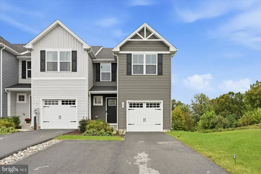 127 Lukens Mill Dr, COATESVILLE