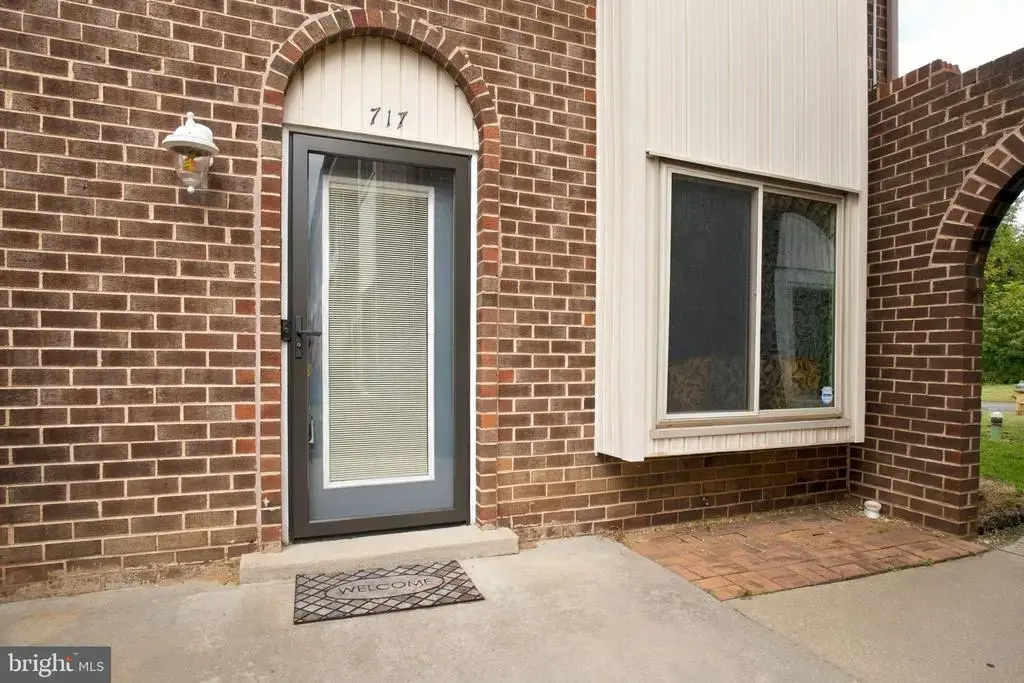 717 Cobble Creek Curv #717, NEWARK