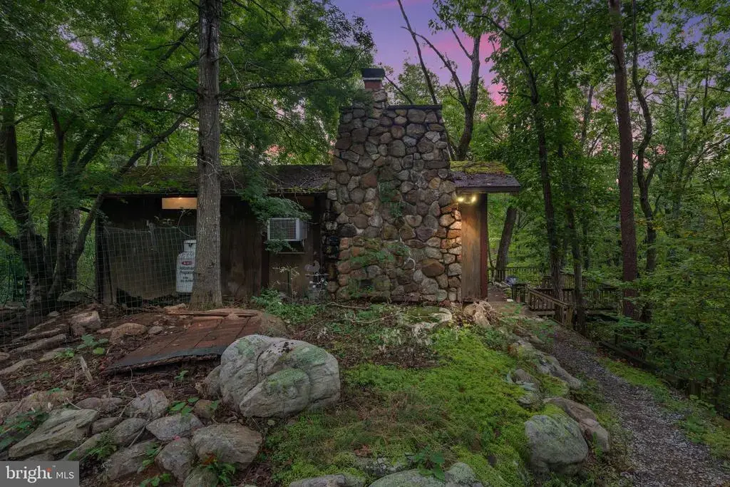 1272 Shipwreck Rd, SHENANDOAH