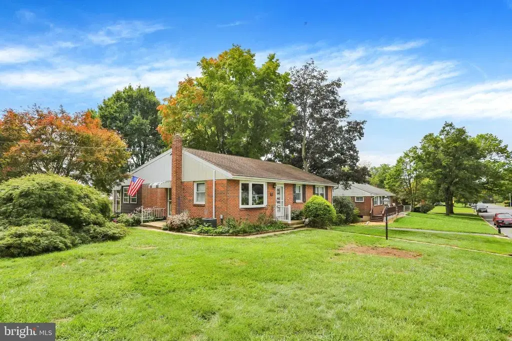 1000 Rhodora Ave, READING