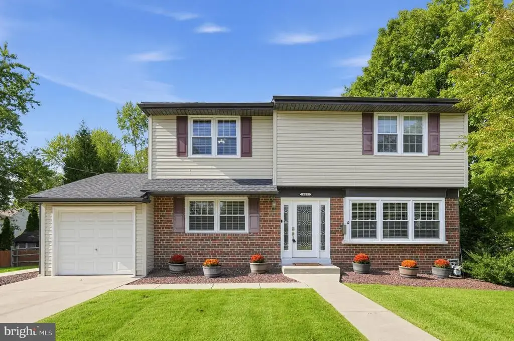 685 Arbor Ln, WARMINSTER