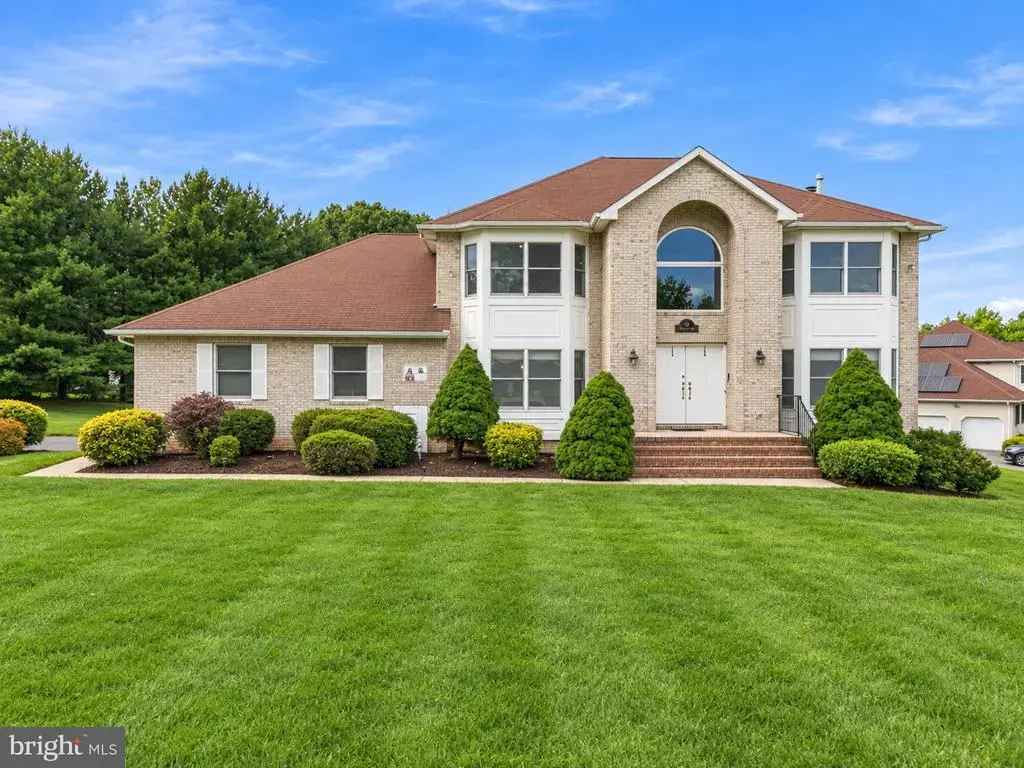 1 Launcelot Dr, MONROE TWP