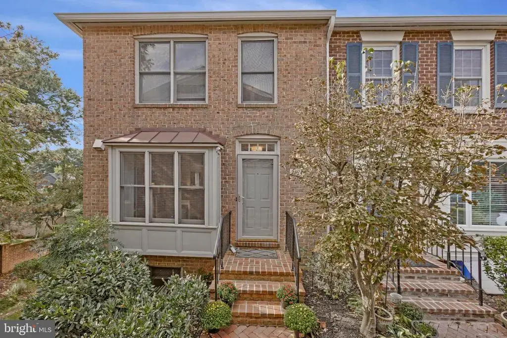 2105 N Tazewell Ct, ARLINGTON