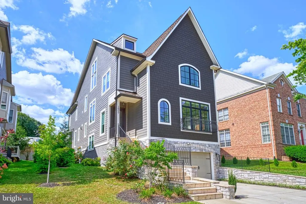1600 Great Falls St, MCLEAN