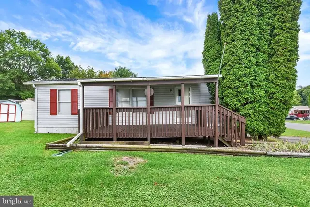 16 Siding Ln, Millersburg