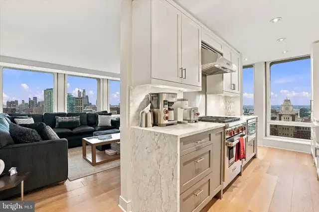 210 Locust St #28g, Philadelphia