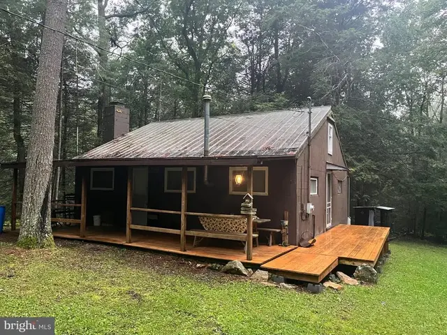 2082 Pine Grove Rd, Fayetteville