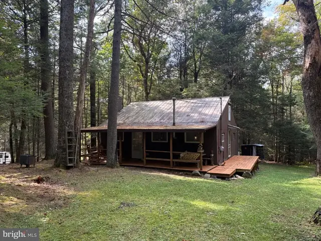 2082 Pine Grove Rd, Fayetteville