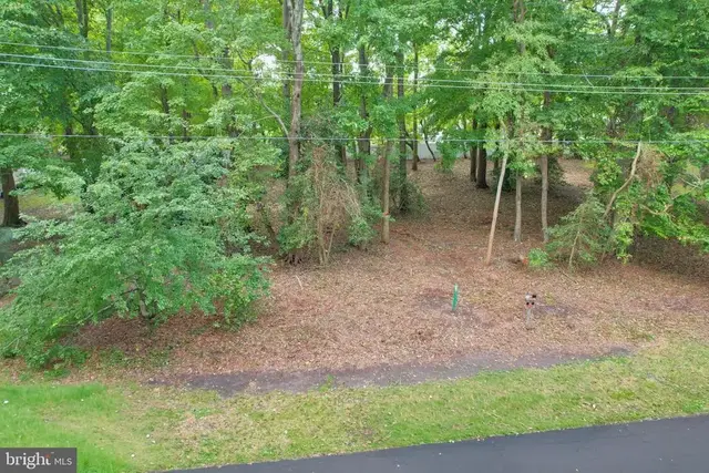 14 Holly Ln, Ocean View