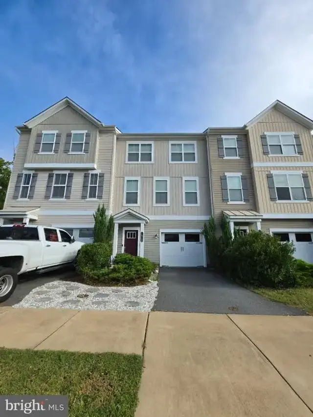 1512 Hudgins Farm Cir, Fredericksburg