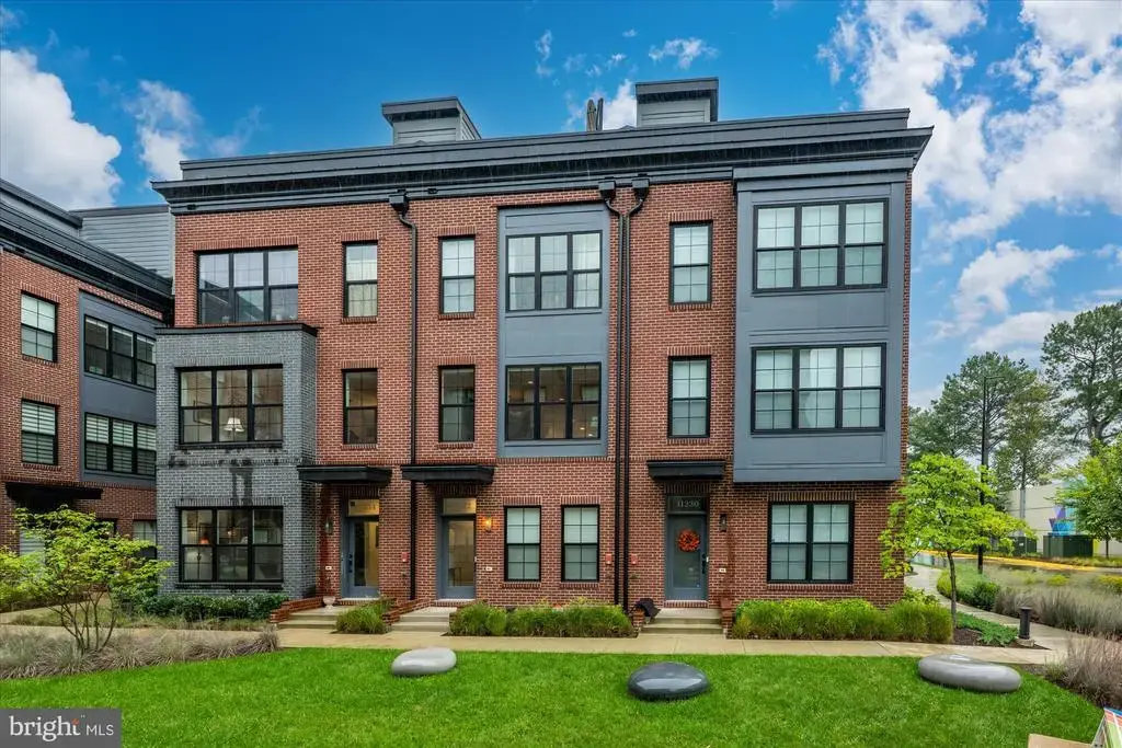 11234 Faraday Park Dr, RESTON