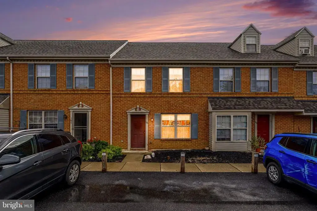 306 Meetinghouse Ln, LANCASTER