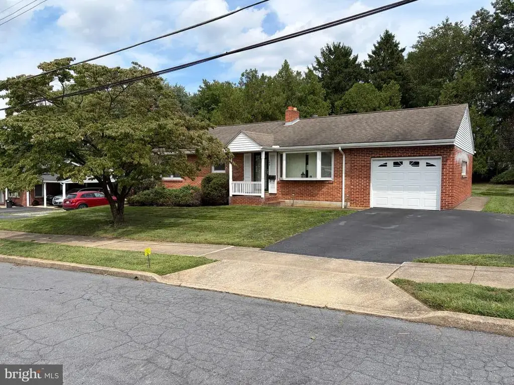 105 Orchard St, MECHANICSBURG